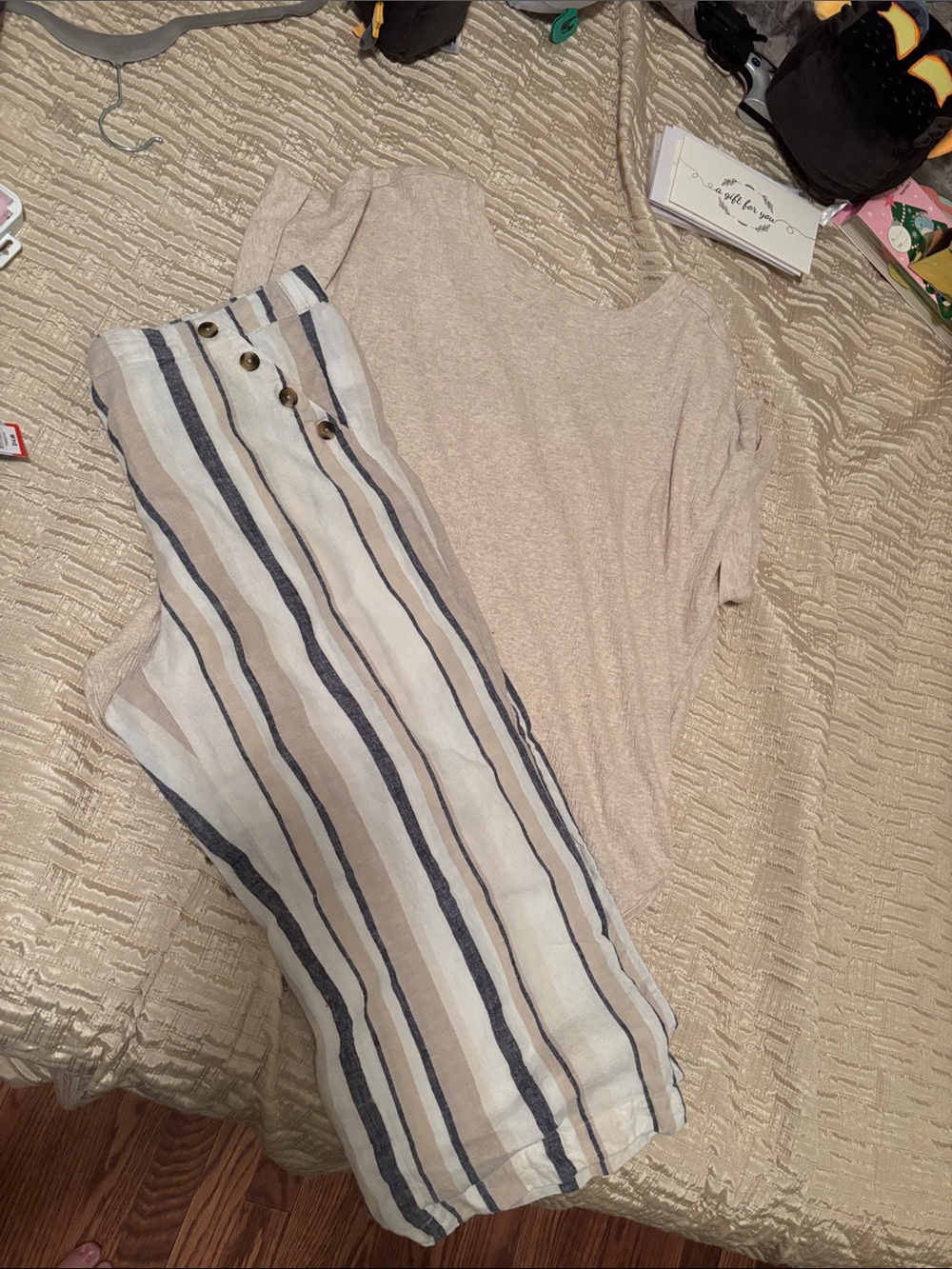 Cupio Light Beige Knit Top,coordinating linen stripe crop pants  size large EUC